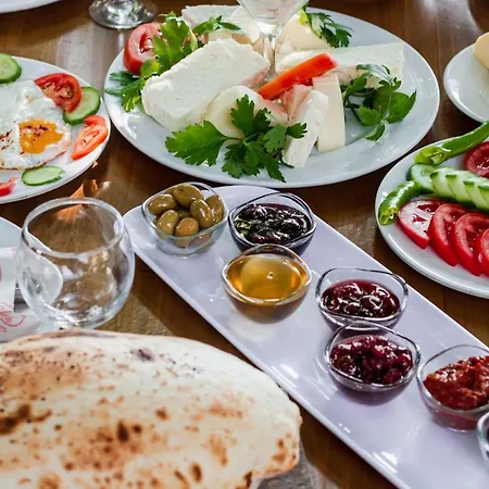 Village Garden Проживание в семье