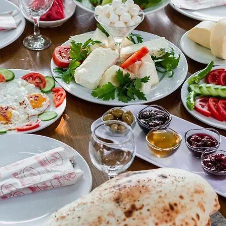 Village Garden Проживание в семье