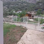 Δωμάτια σε οικογενειακή κατοικία Village Garden *